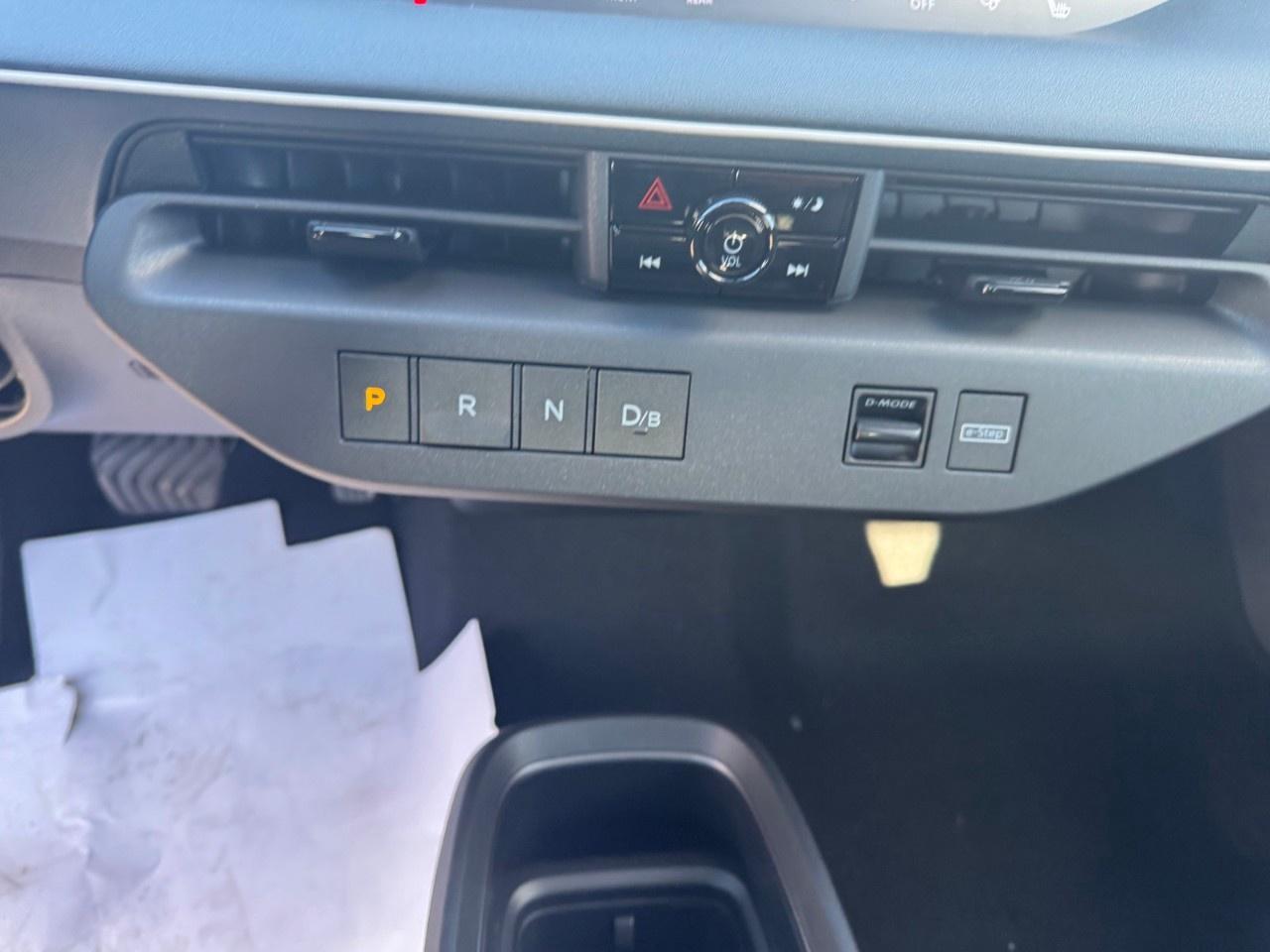 2027 Nissan Leaf S FWD Photo