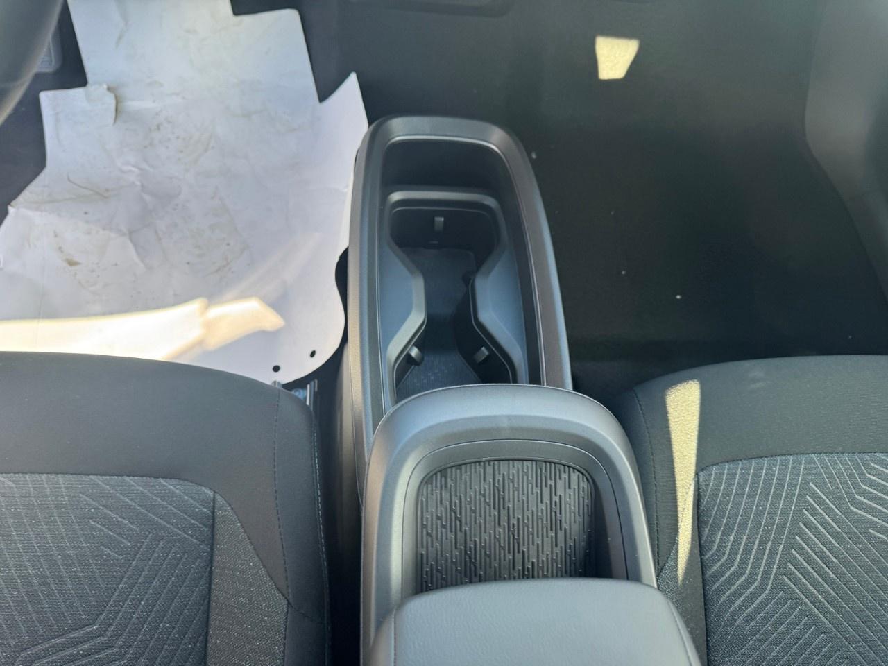 2027 Nissan Leaf S FWD Photo