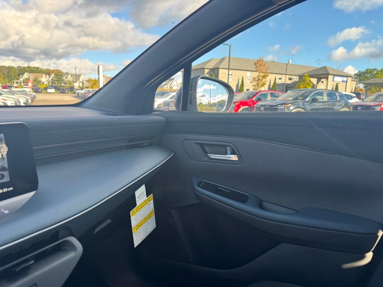 2027 Nissan Leaf S FWD Photo