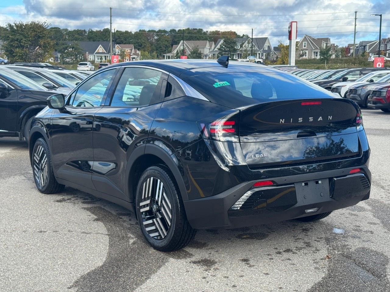 2027 Nissan Leaf SV  FWD Photo