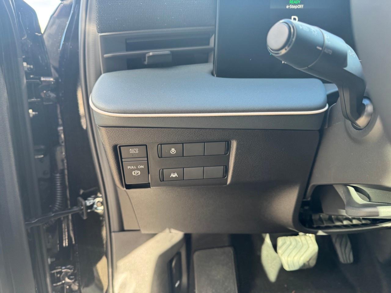 2027 Nissan Leaf SV  FWD Photo