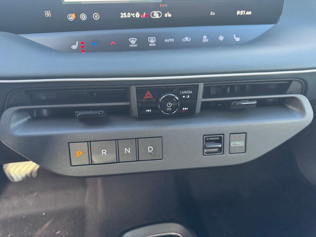 2027 Nissan Leaf SV  FWD Photo
