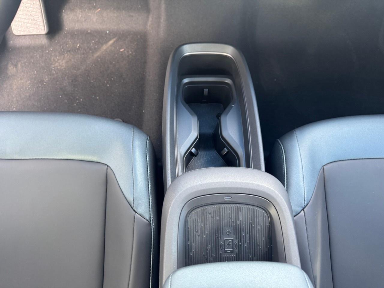 2027 Nissan Leaf SV  FWD Photo