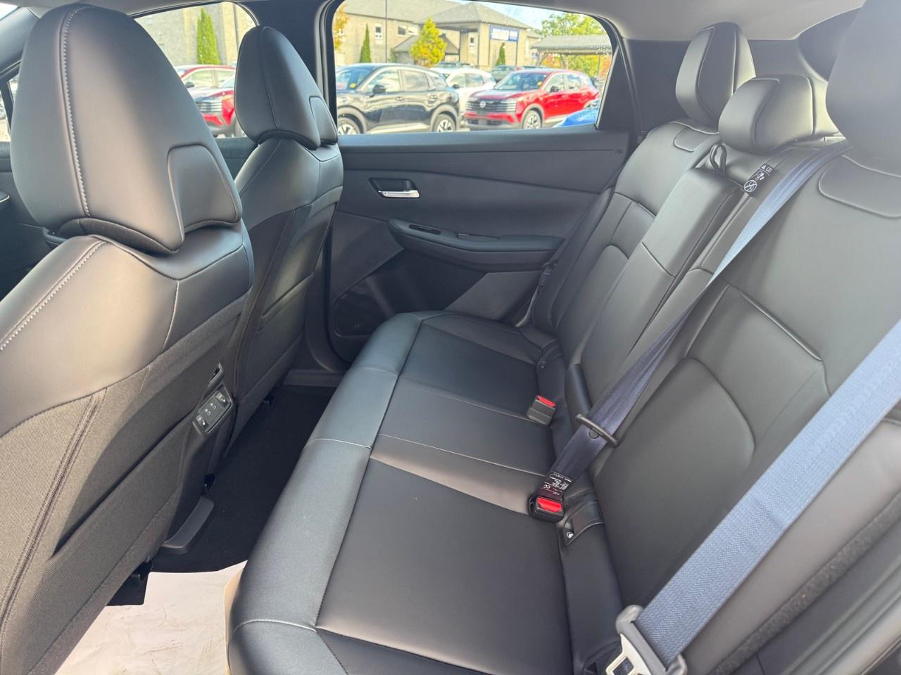 2027 Nissan Leaf SV  FWD Photo
