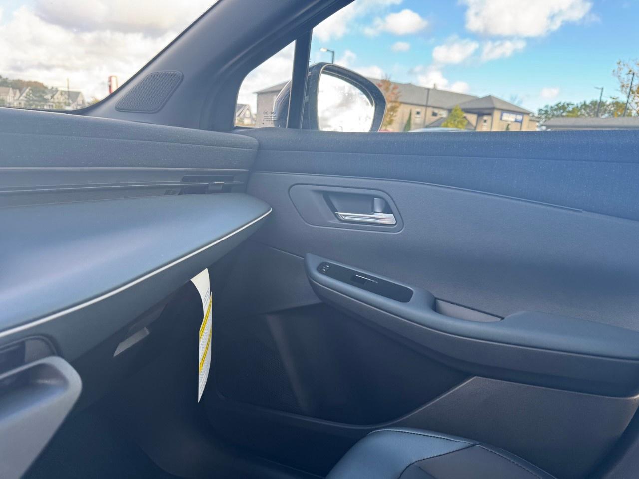 2027 Nissan Leaf SV  FWD Photo