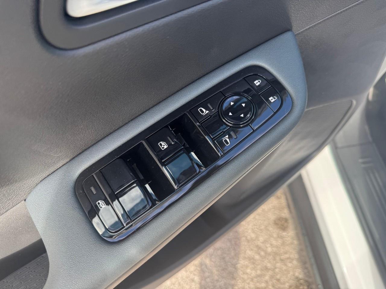2027 Nissan Leaf S  FWD Photo