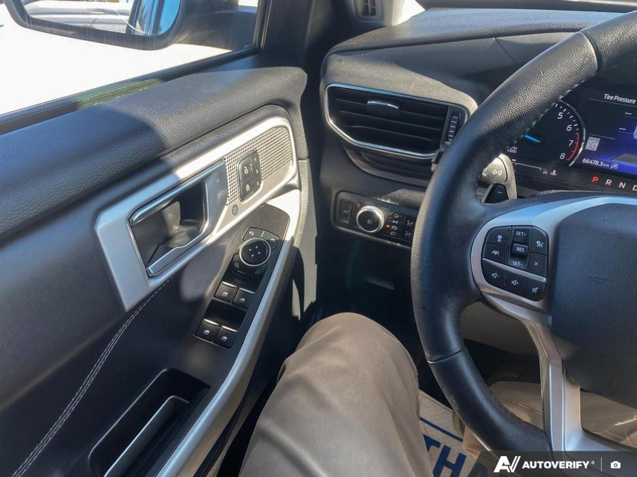 2021 Ford Explorer Limited 2.3L | TWIN PANEL MOONROOF | SECOND ROW CAPTAINS Photo