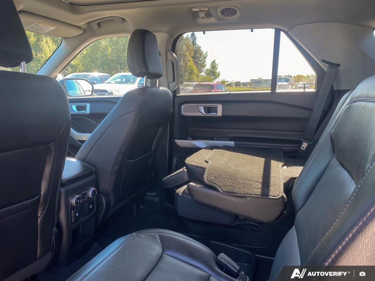 2021 Ford Explorer Limited 2.3L | TWIN PANEL MOONROOF | SECOND ROW CAPTAINS Photo