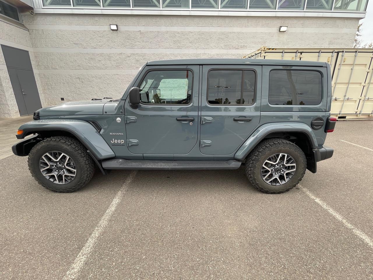 2024 Jeep Wrangler Sahara Photo4