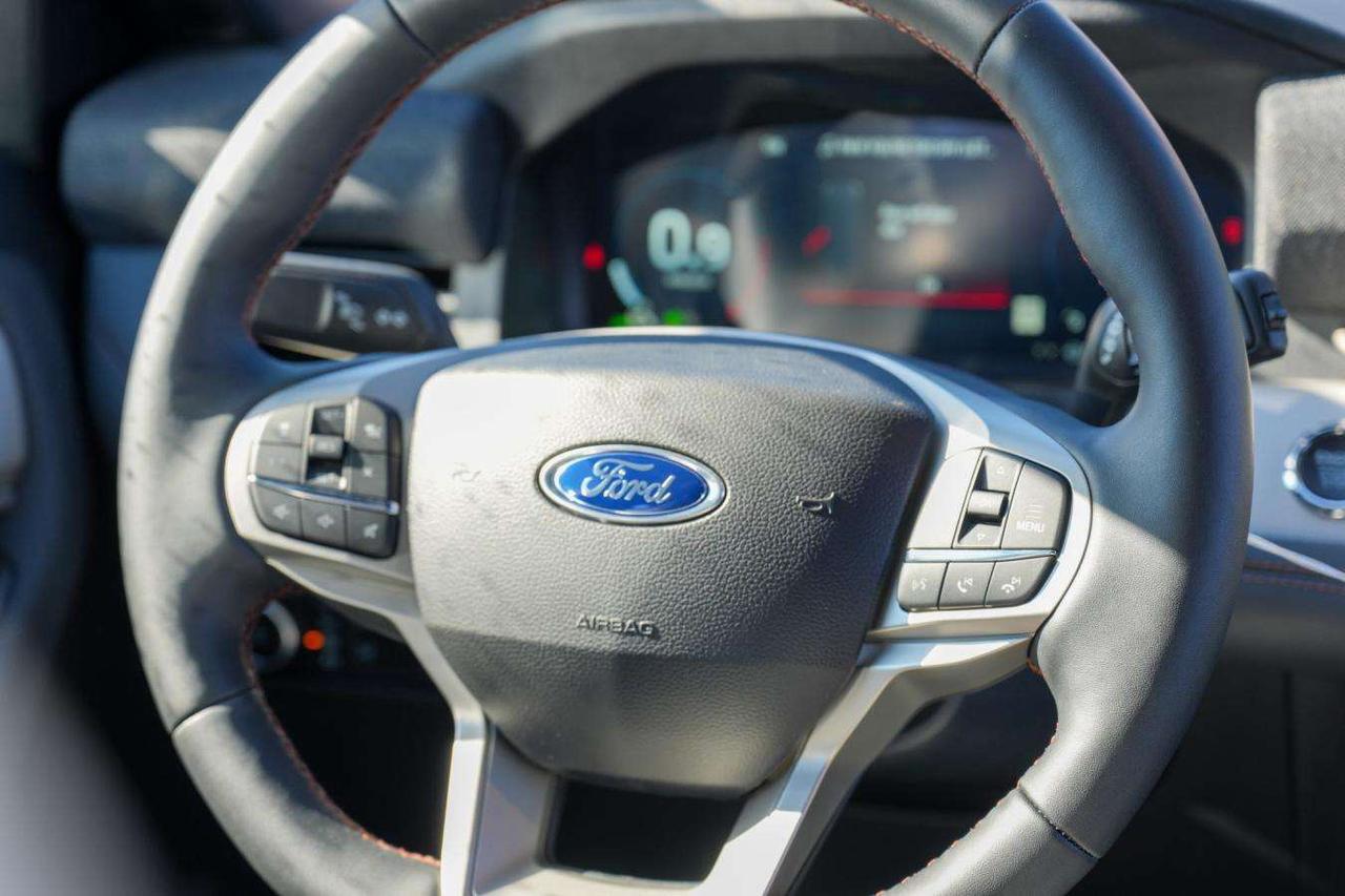 2027 Ford Explorer ACTIVE 4WD 2.3L PANO ROOF 6 PASSENGER LEATHER Photo