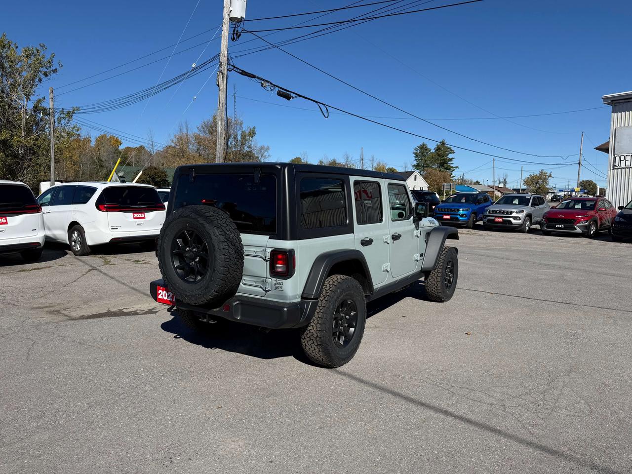 2027 Jeep Wrangler Willys 4 Door 4X4 - Dual Top Group - Manual! Photo4