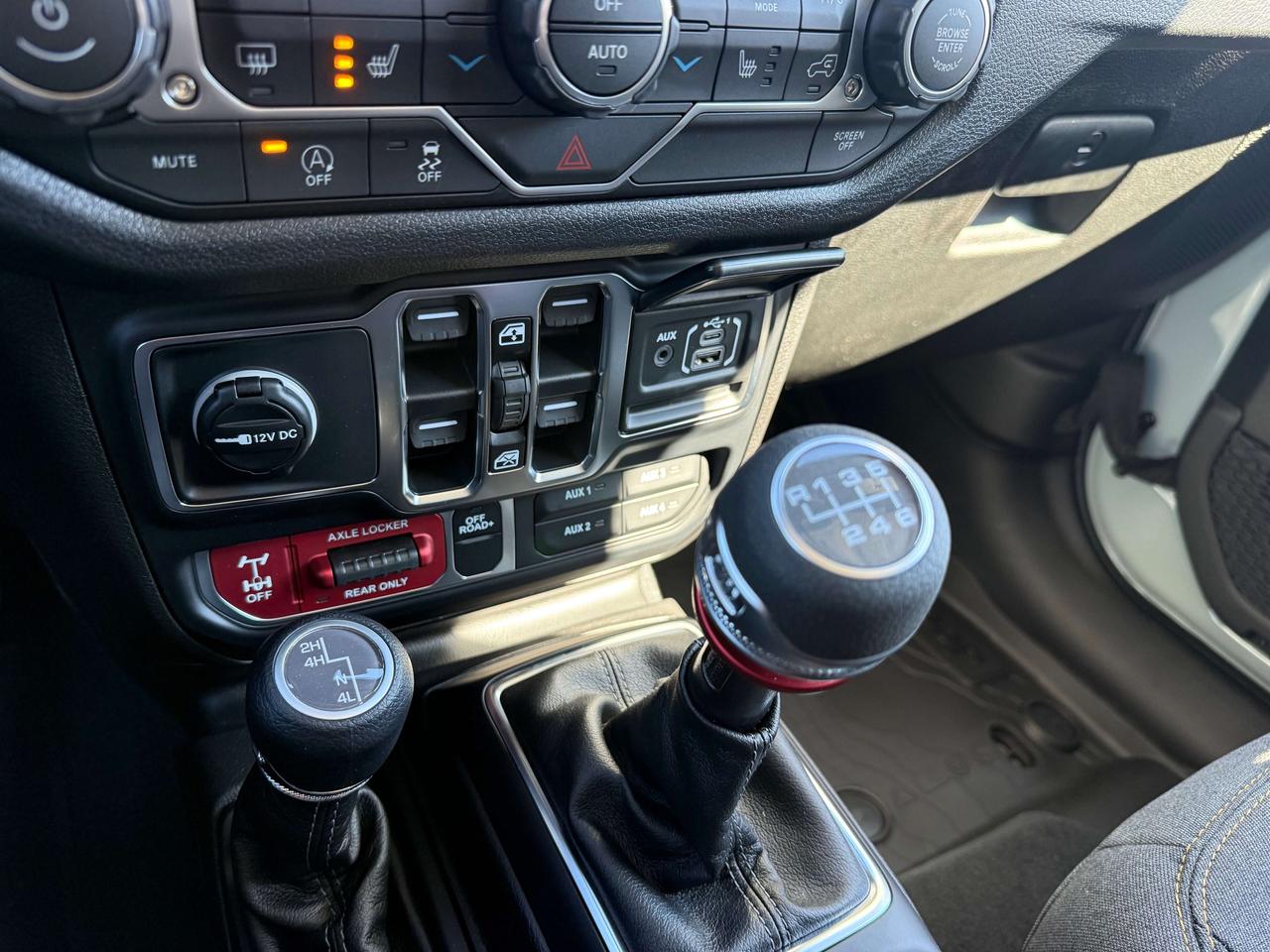 2027 Jeep Wrangler Willys 4 Door 4X4 - Dual Top Group - Manual! Photo