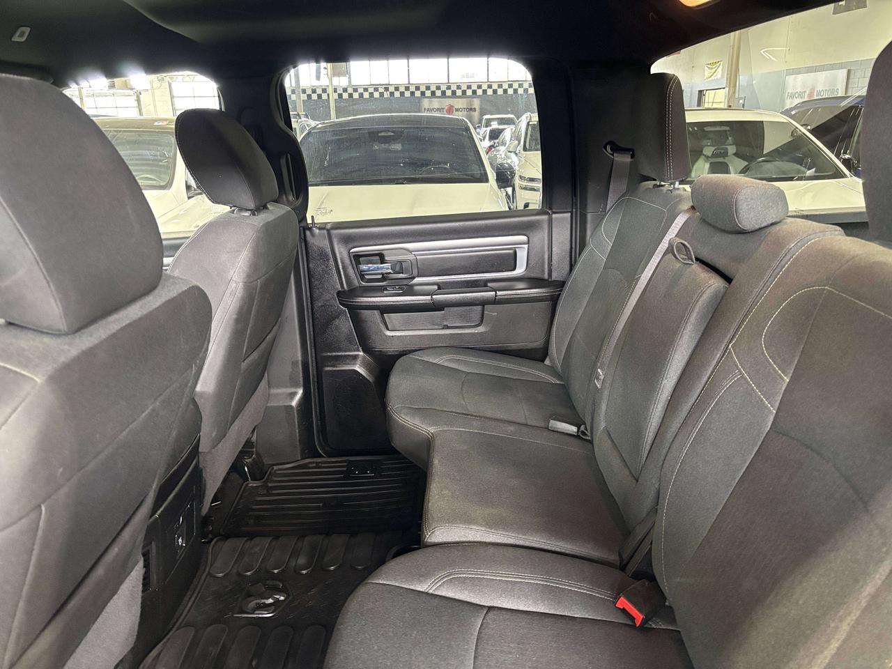 2022 RAM 1500 Warlock|V8HEMI|4X4|CLASSIC|REMOTESTART|BACKUPCAM|+ Photo