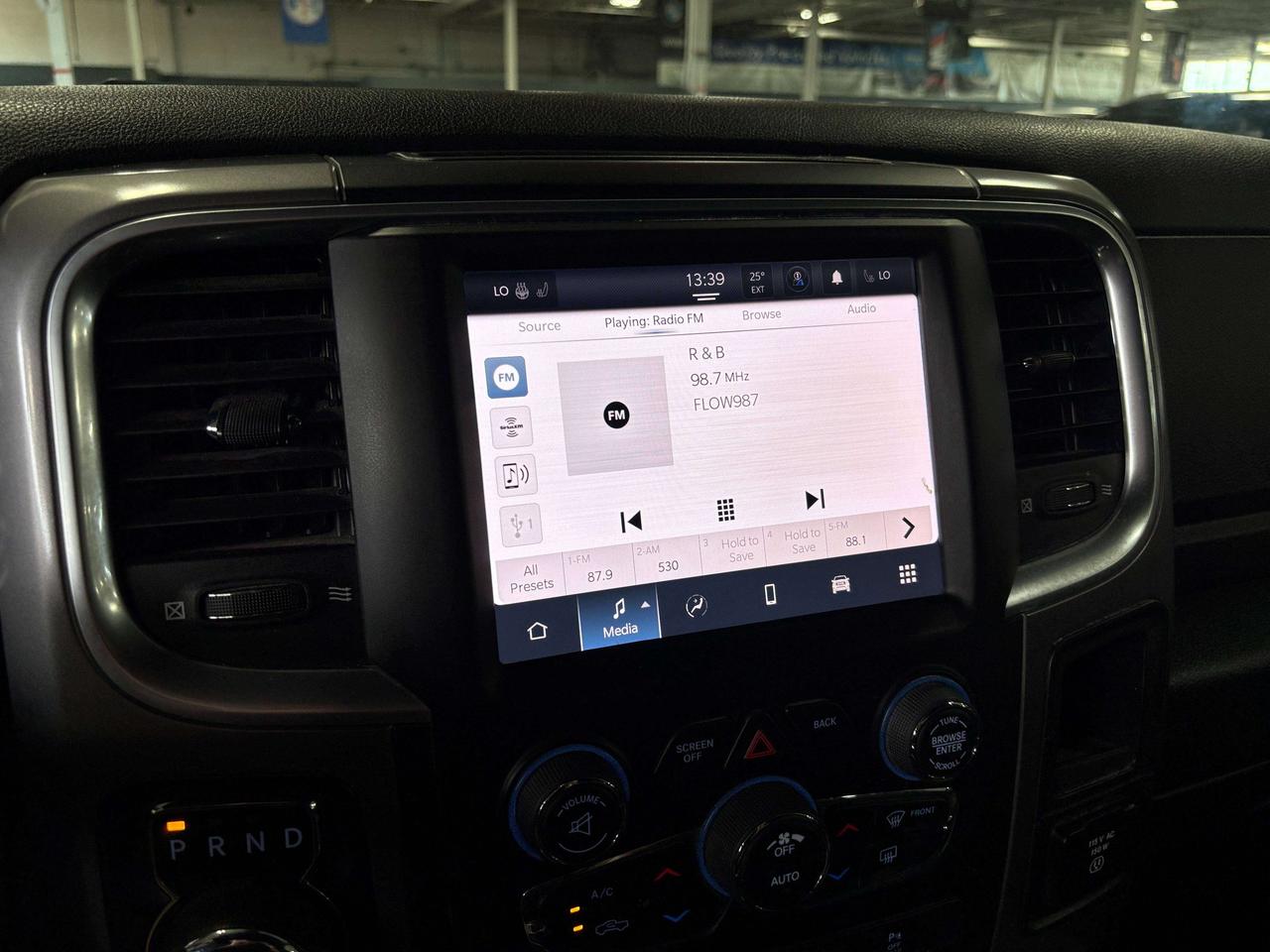 2022 RAM 1500 Warlock|V8HEMI|4X4|CLASSIC|REMOTESTART|BACKUPCAM|+ Photo
