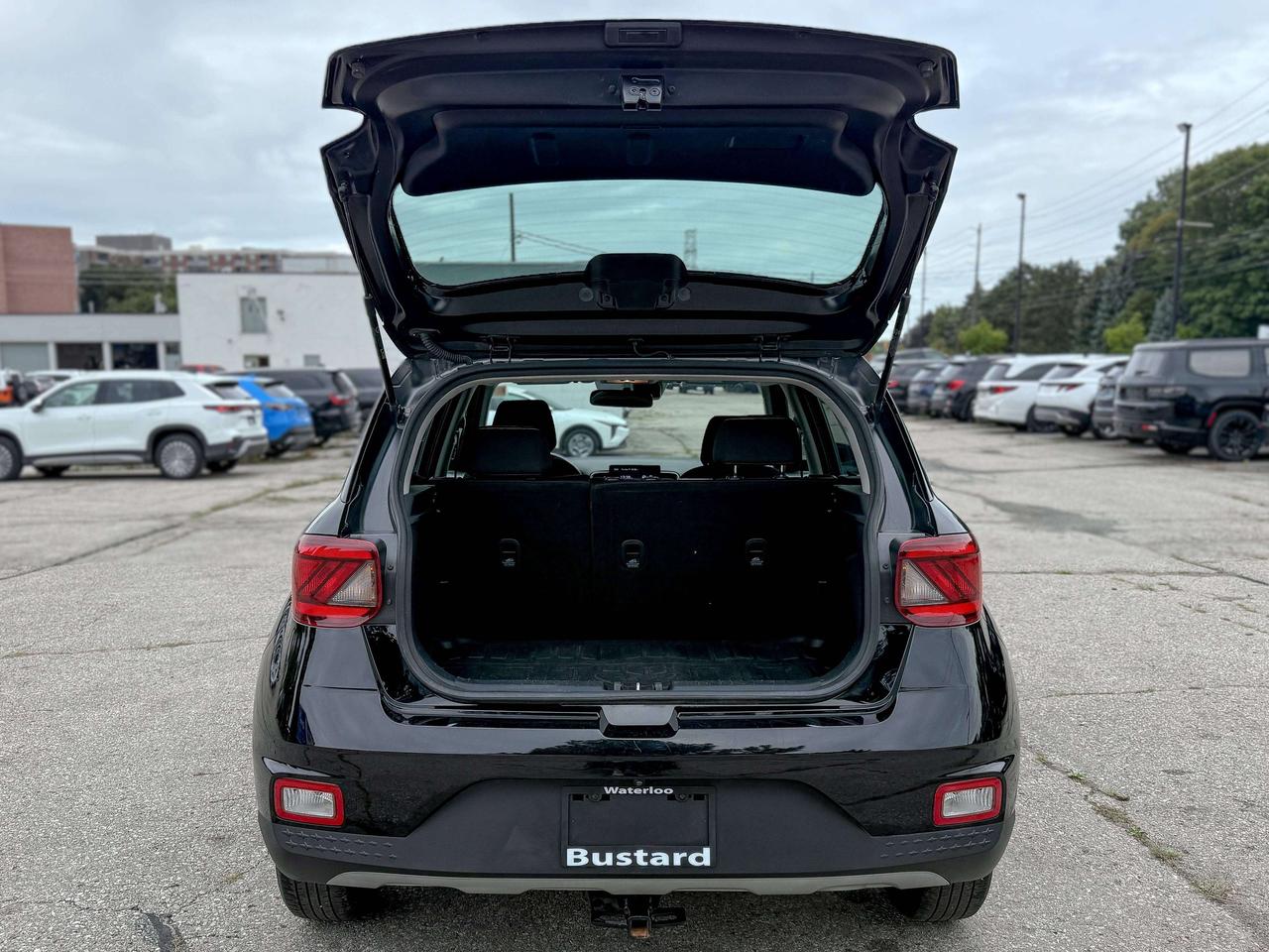 2022 Hyundai Venue Preferred | BLUETOOTH | BLIND SPOT | REMOTE START Photo