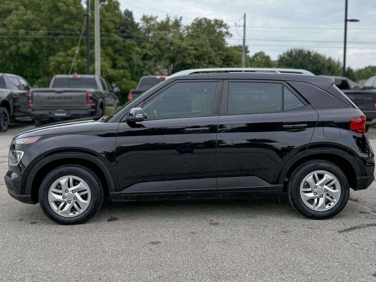 2022 Hyundai Venue Preferred | BLUETOOTH | BLIND SPOT | REMOTE START Photo