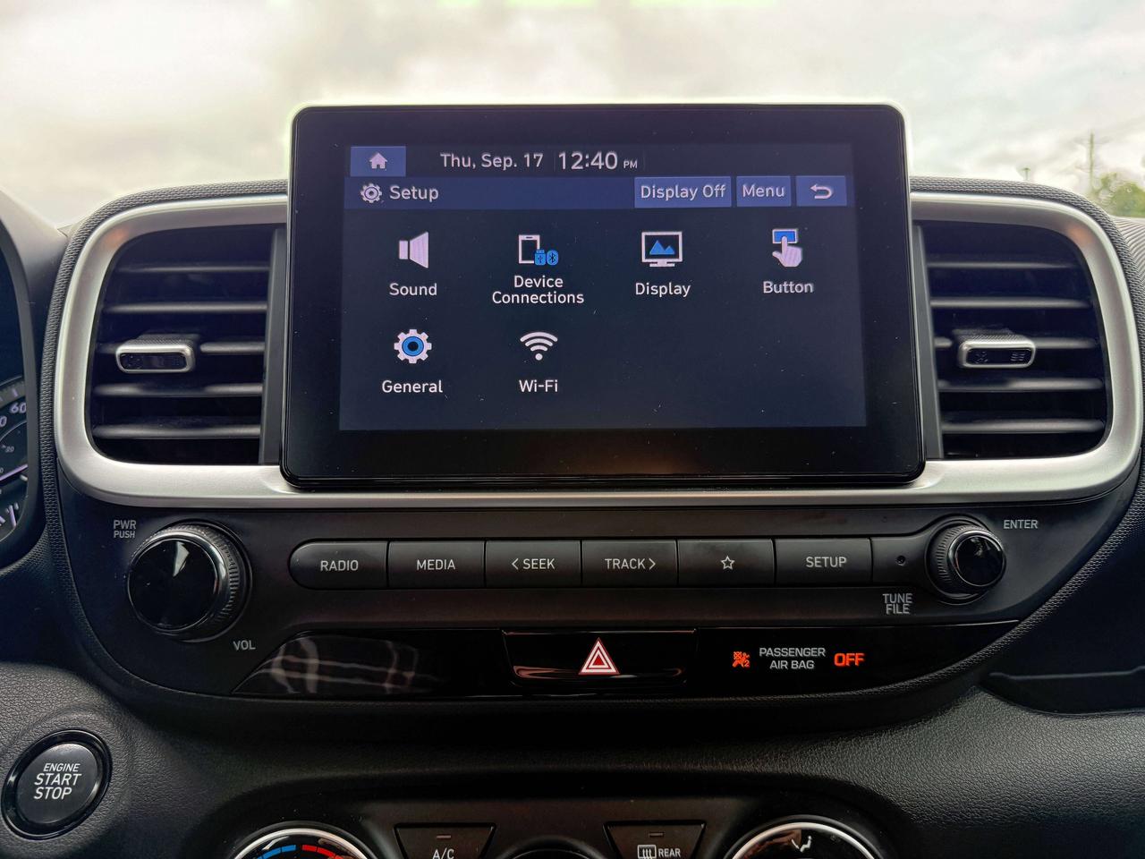 2022 Hyundai Venue Preferred | BLUETOOTH | BLIND SPOT | REMOTE START Photo