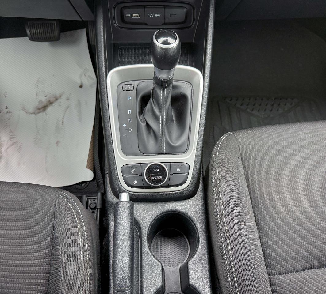 2022 Hyundai Venue Preferred | BLUETOOTH | BLIND SPOT | REMOTE START Photo