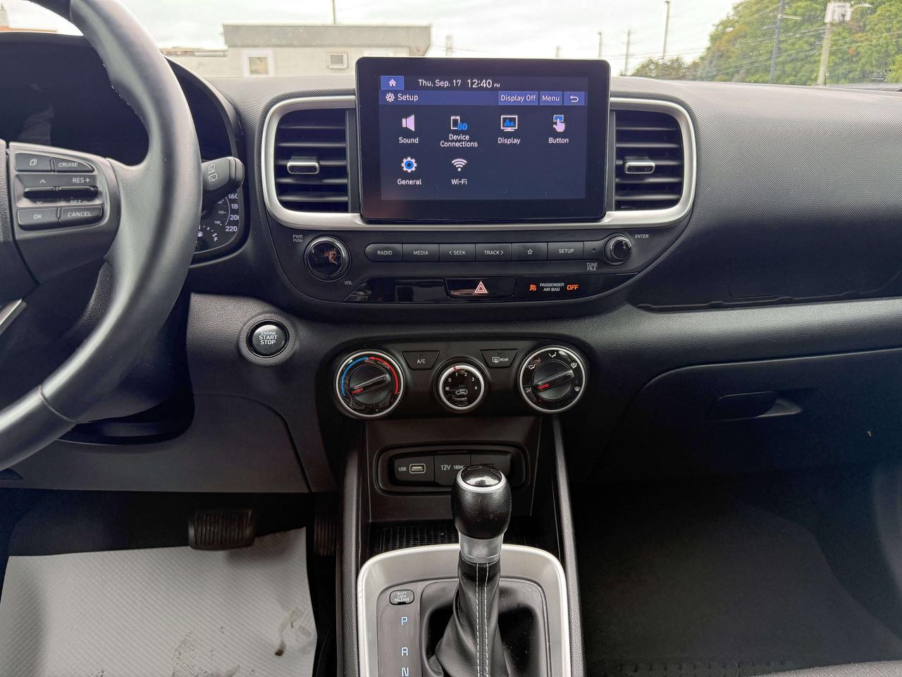 2022 Hyundai Venue Preferred | BLUETOOTH | BLIND SPOT | REMOTE START Photo