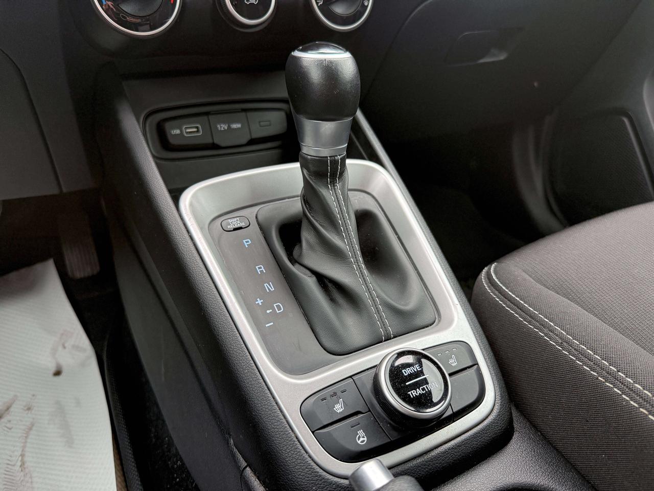 2022 Hyundai Venue Preferred | BLUETOOTH | BLIND SPOT | REMOTE START Photo