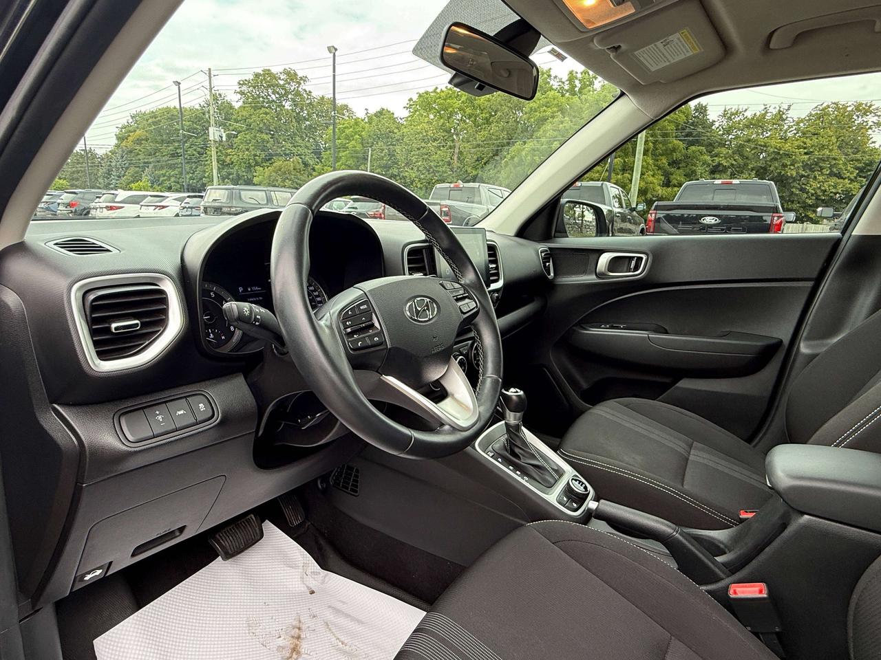 2022 Hyundai Venue Preferred | BLUETOOTH | BLIND SPOT | REMOTE START Photo