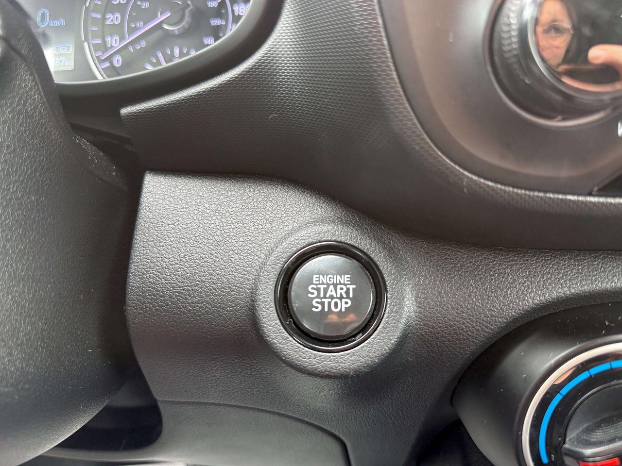 2022 Hyundai Venue Preferred | BLUETOOTH | BLIND SPOT | REMOTE START Photo