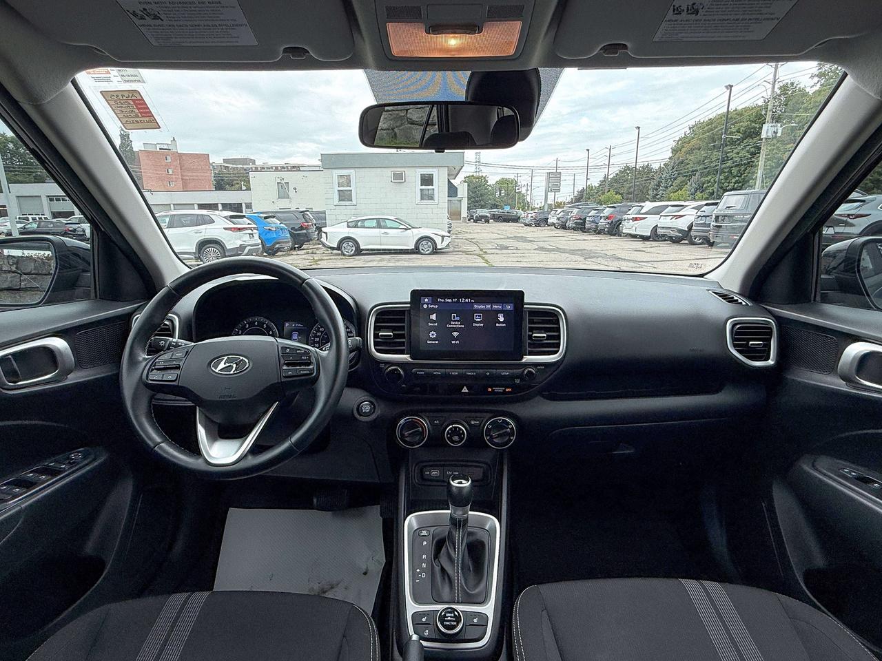 2022 Hyundai Venue Preferred | BLUETOOTH | BLIND SPOT | REMOTE START Photo