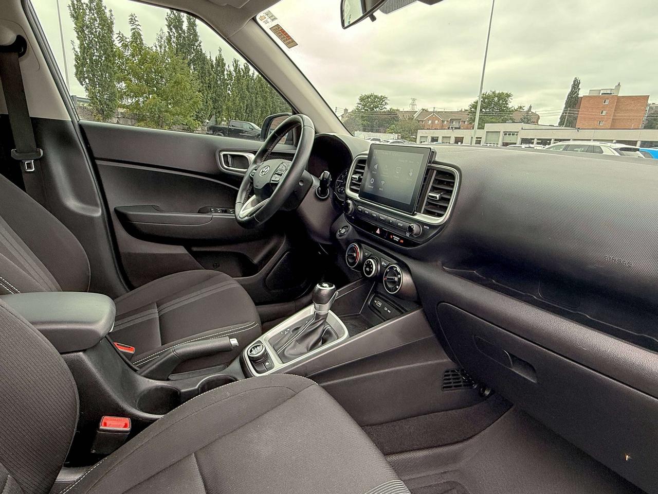 2022 Hyundai Venue Preferred | BLUETOOTH | BLIND SPOT | REMOTE START Photo