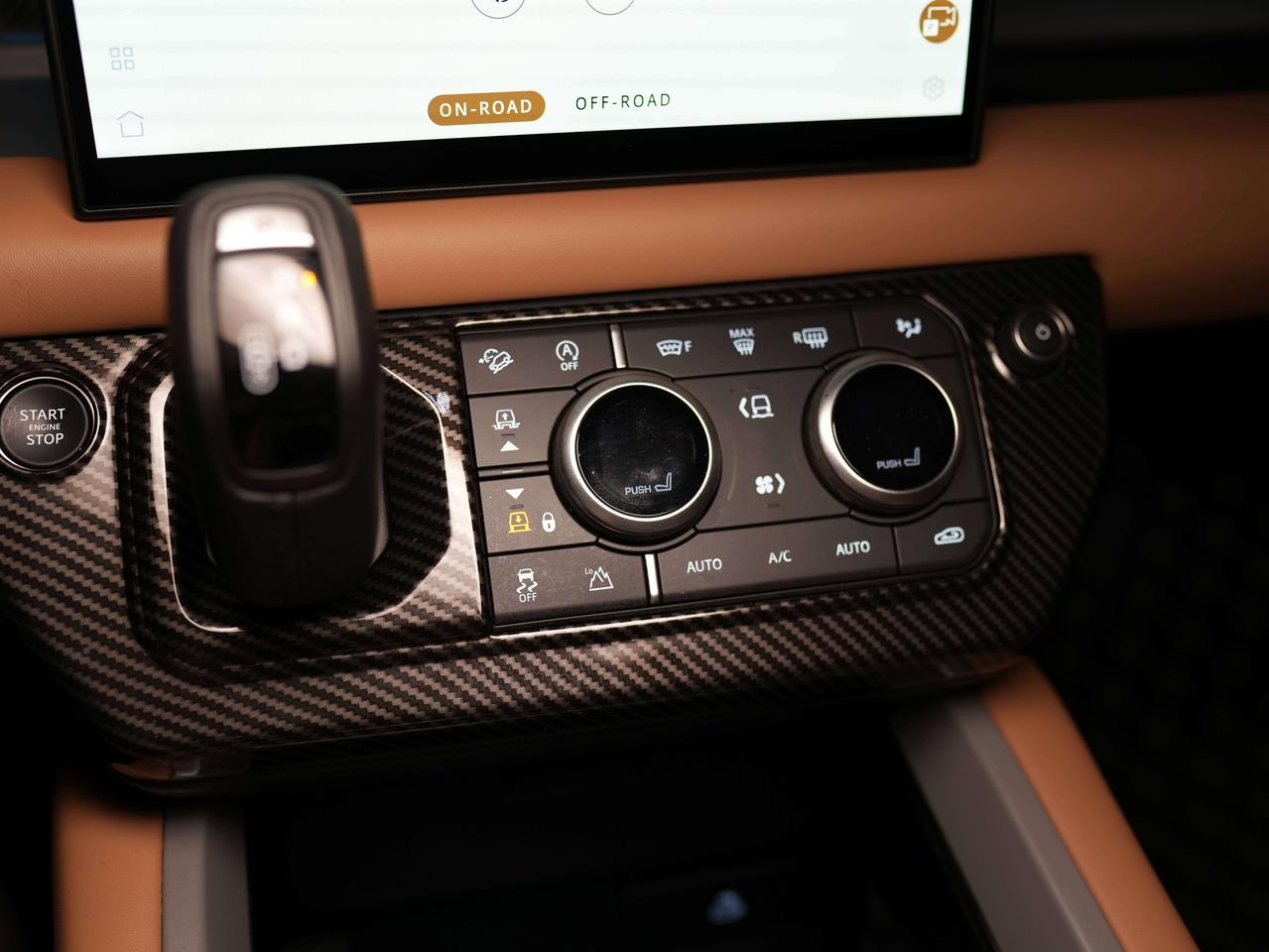2025 Land Rover Defender X | P400 | 130 | 7 PASS | 22 IN Photo