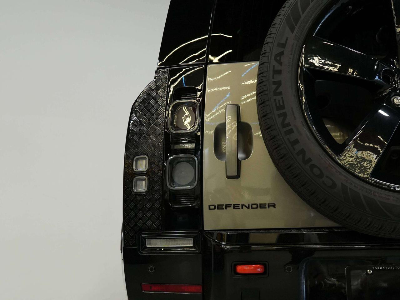 2025 Land Rover Defender X | P400 | 130 | 7 PASS | 22 IN Photo