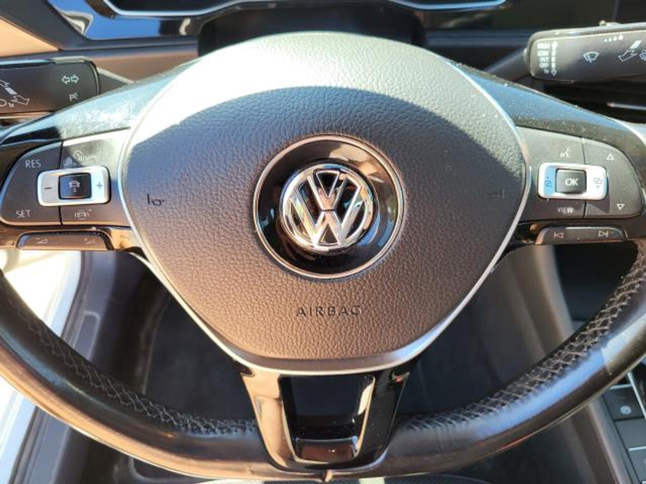2019 Volkswagen Jetta Execline Photo