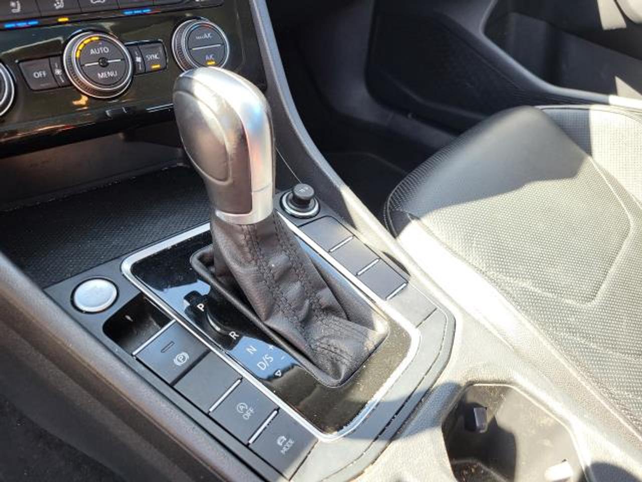 2019 Volkswagen Jetta Execline Photo