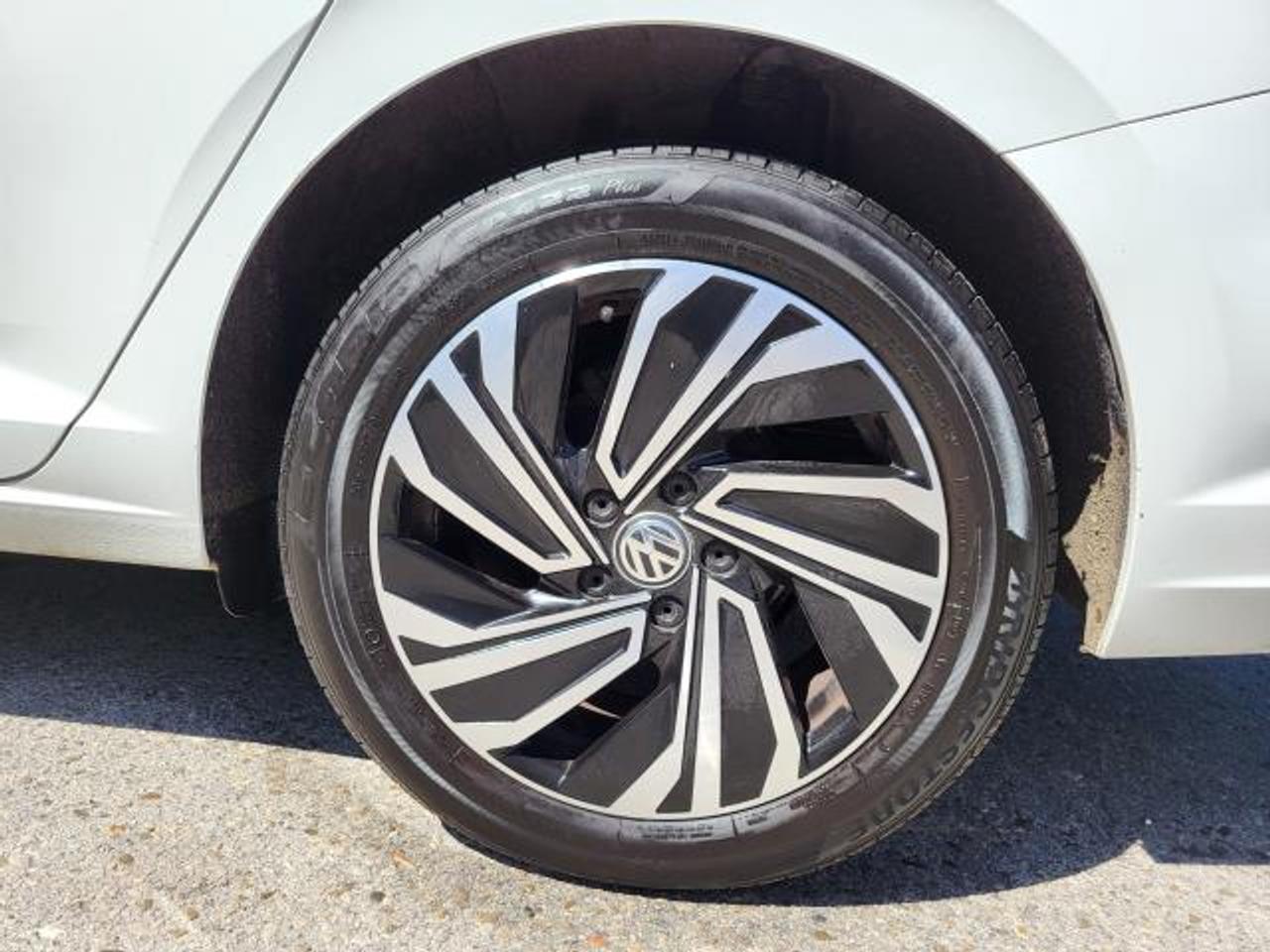 2019 Volkswagen Jetta Execline Photo