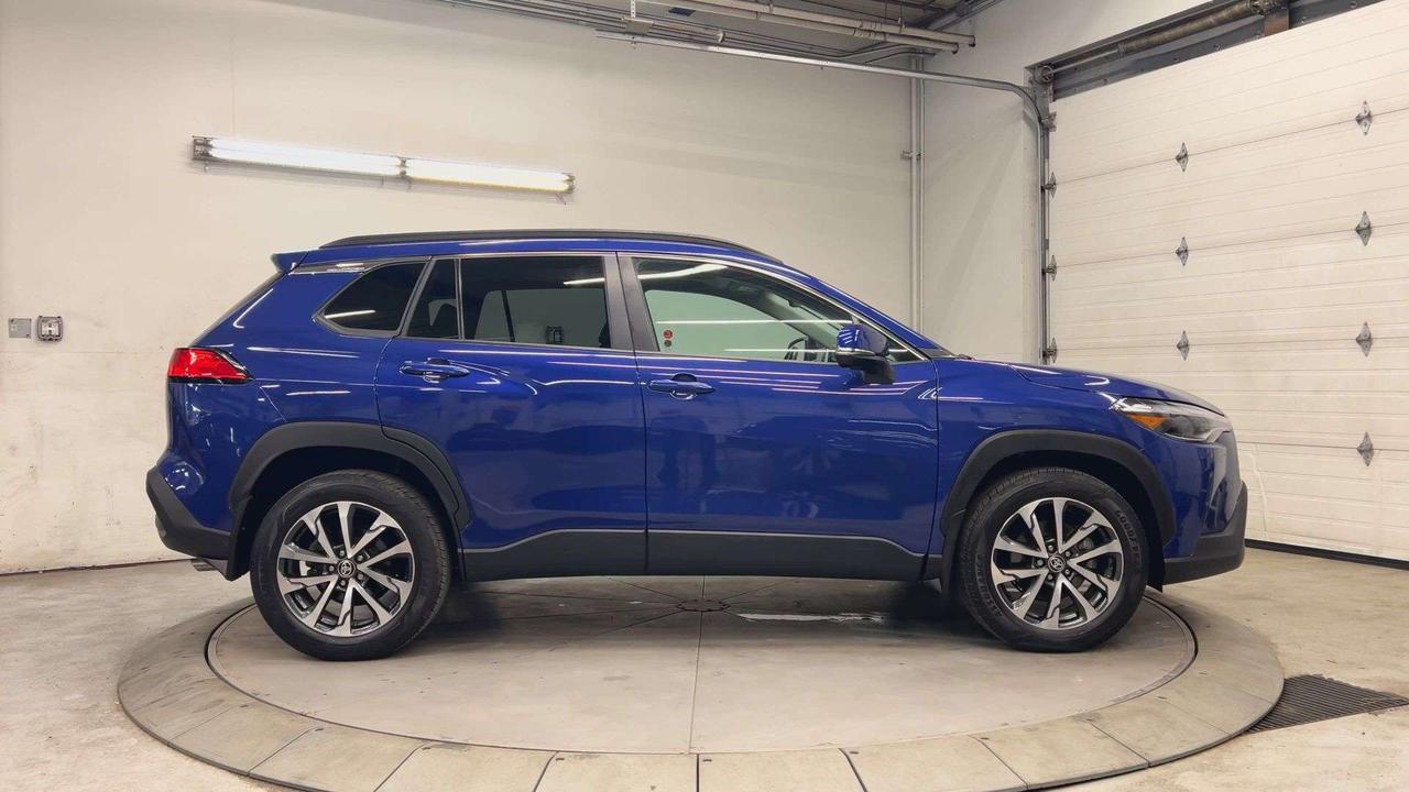 2022 Toyota Corolla Cross XLE AWD | LOW KMS! |HTD LEATHER |SUNROOF |CARPLAY Photo1