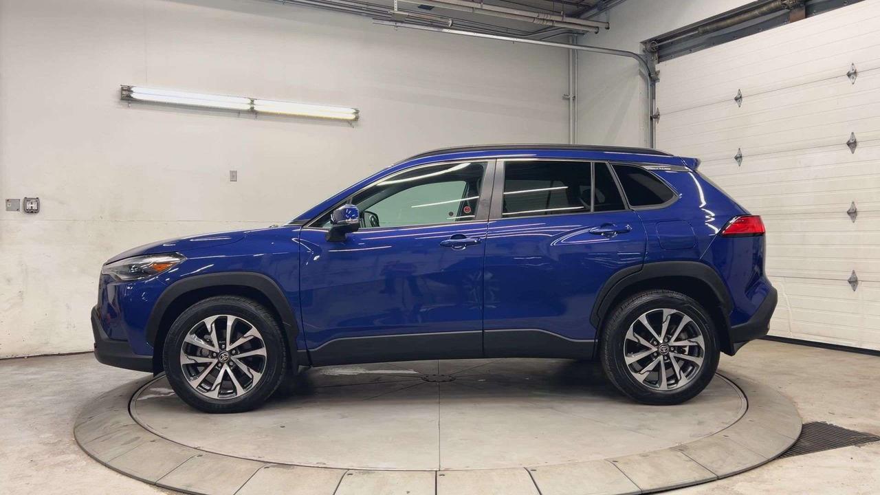 2022 Toyota Corolla Cross XLE AWD | LOW KMS! |HTD LEATHER |SUNROOF |CARPLAY Photo