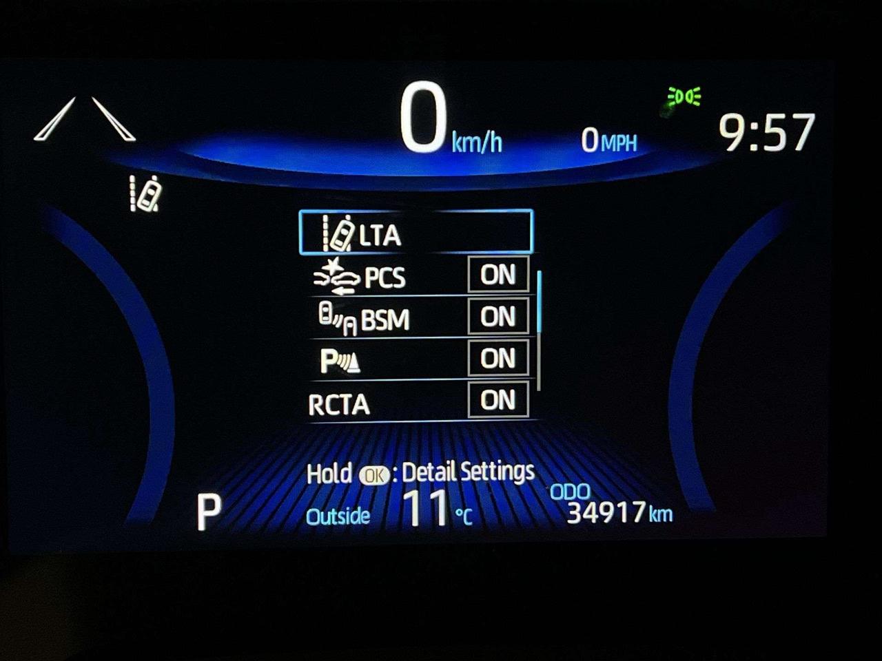 2022 Toyota Corolla Cross XLE AWD | LOW KMS! |HTD LEATHER |SUNROOF |CARPLAY Photo