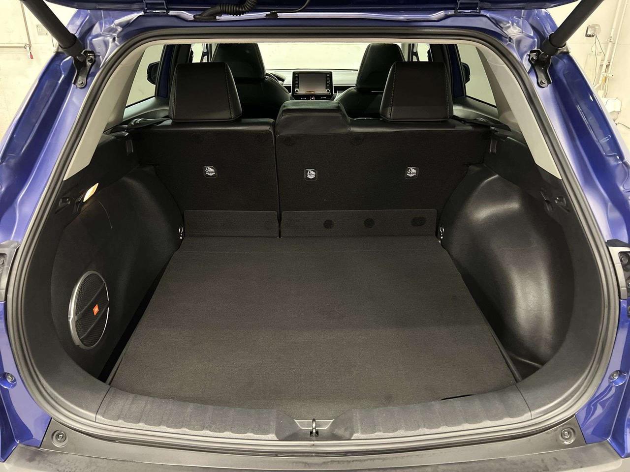 2022 Toyota Corolla Cross XLE AWD | LOW KMS! |HTD LEATHER |SUNROOF |CARPLAY Photo