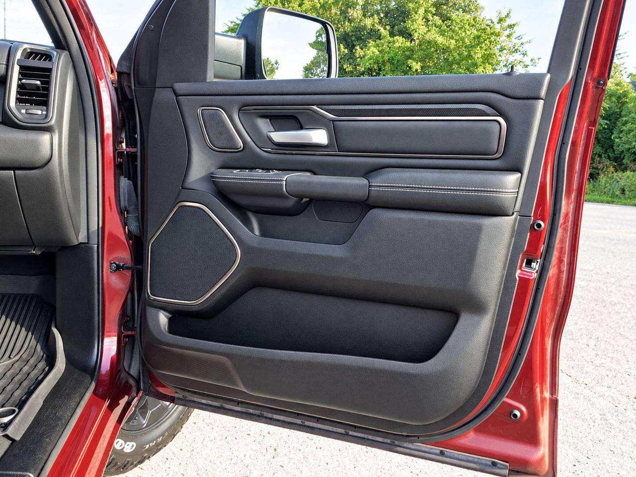 2023 RAM 1500 Rebel Night Crew V8 | Level 2 | Panoroof | 4X4 Photo