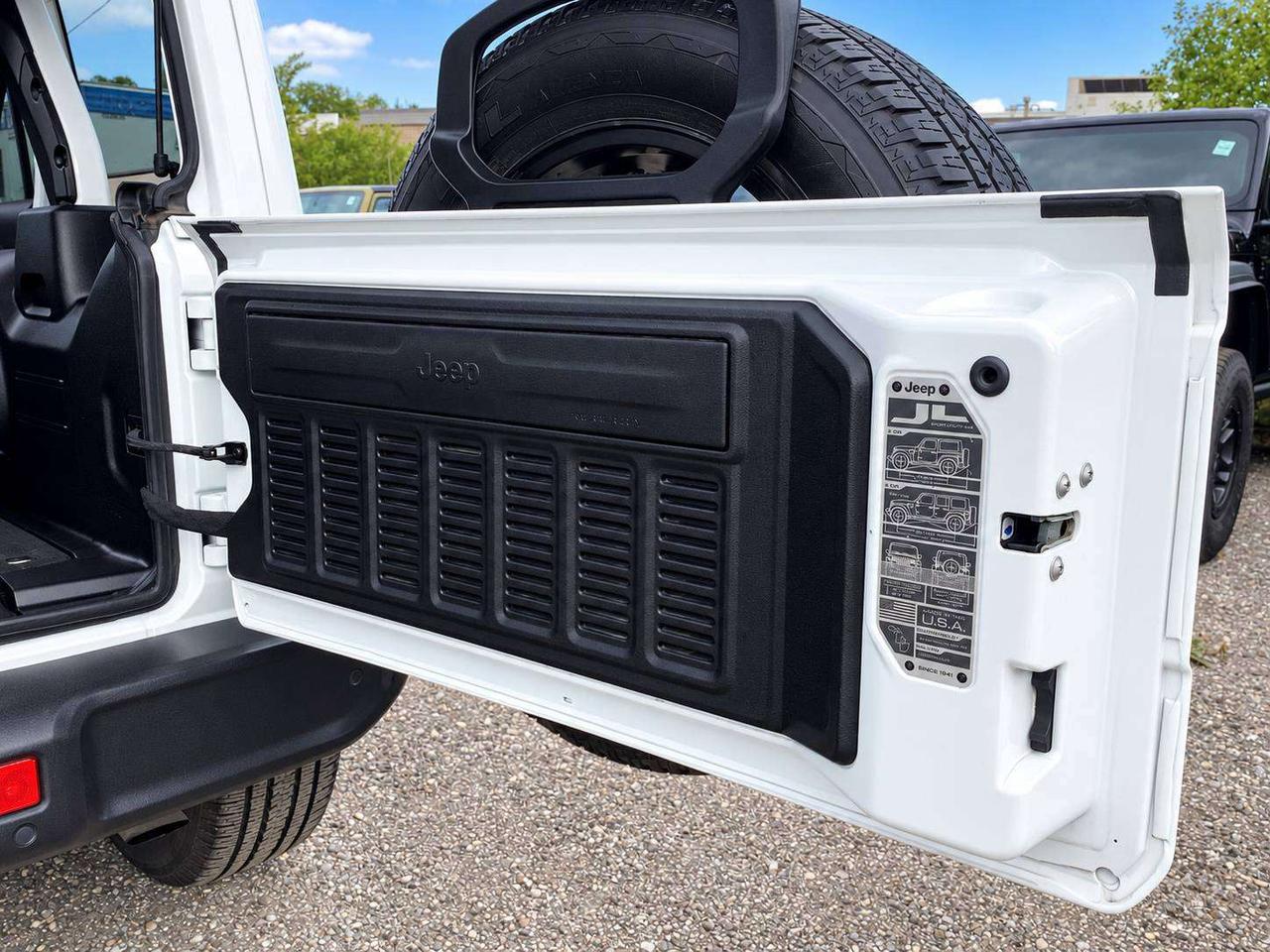 2023 Jeep Wrangler Sahara PHEV | SkyTop | Htd Leather | Alpine | 4X4 Photo
