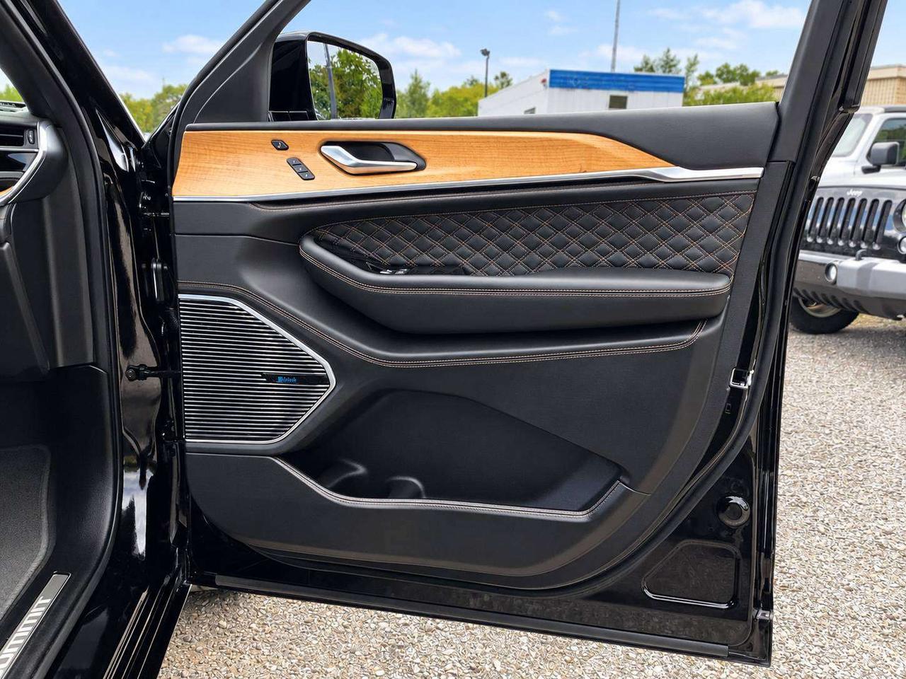 2023 Jeep Grand Cherokee Summit Reserve High Altitude | Adv Protech | 4X4 Photo