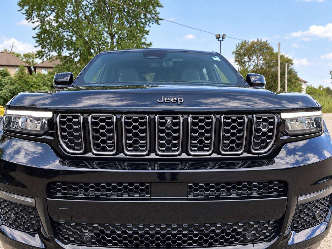 2023 Jeep Grand Cherokee Summit Reserve High Altitude | Adv Protech | 4X4 Photo