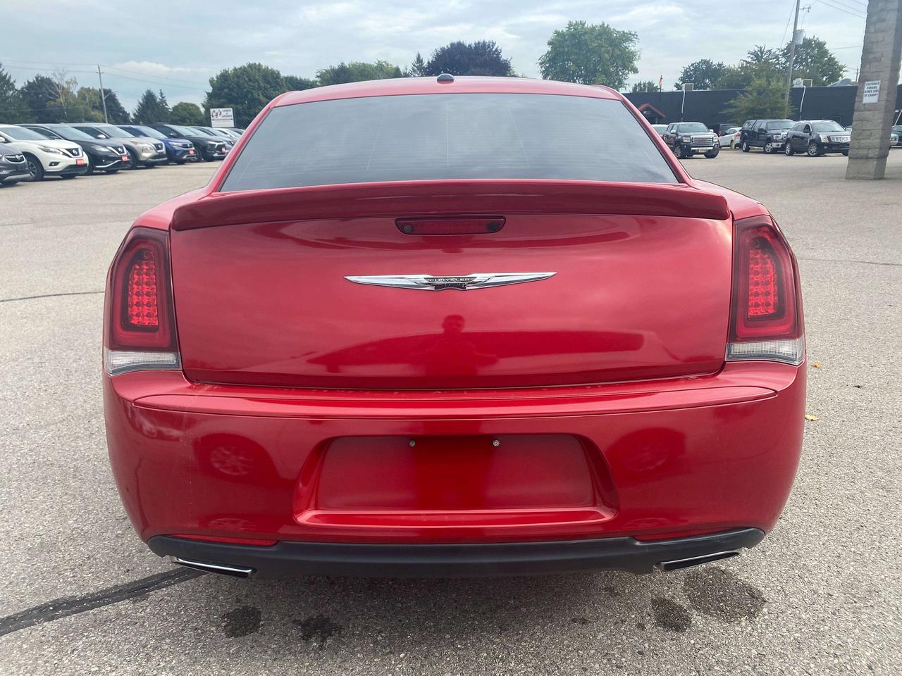 2017 Chrysler 300 S, RWD, SUNROOF, REMOTE START, CLEAN CARFAX! - Photo #7
