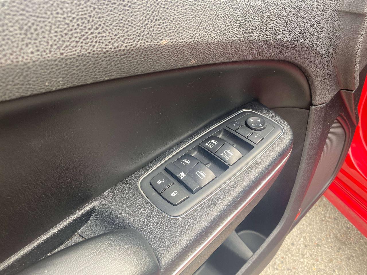 2017 Chrysler 300 S, RWD, SUNROOF, REMOTE START, CLEAN CARFAX! - Photo #12