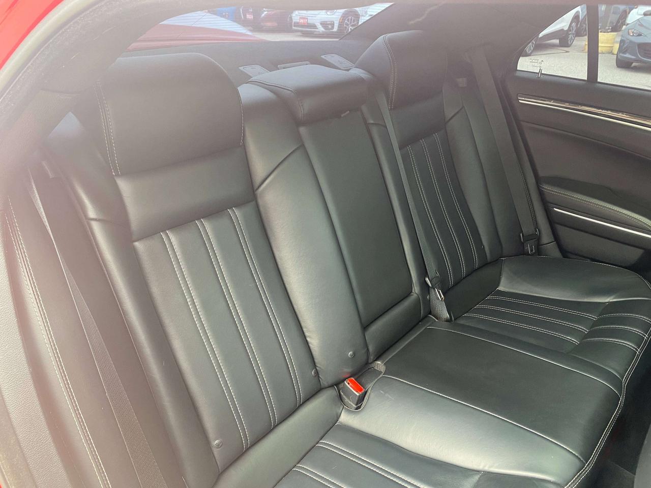 2017 Chrysler 300 S, RWD, SUNROOF, REMOTE START, CLEAN CARFAX! - Photo #23