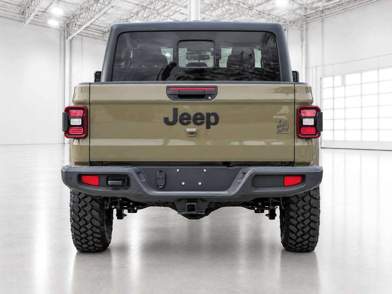 2027 Jeep Gladiator WILLYS 4DR | Hardtop | Conv Grp | 3.6L V6 Photo