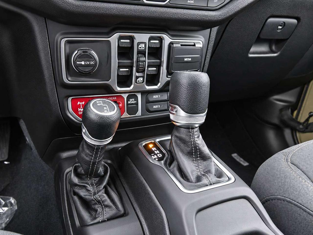 2027 Jeep Gladiator WILLYS 4DR | Hardtop | Conv Grp | 3.6L V6 Photo