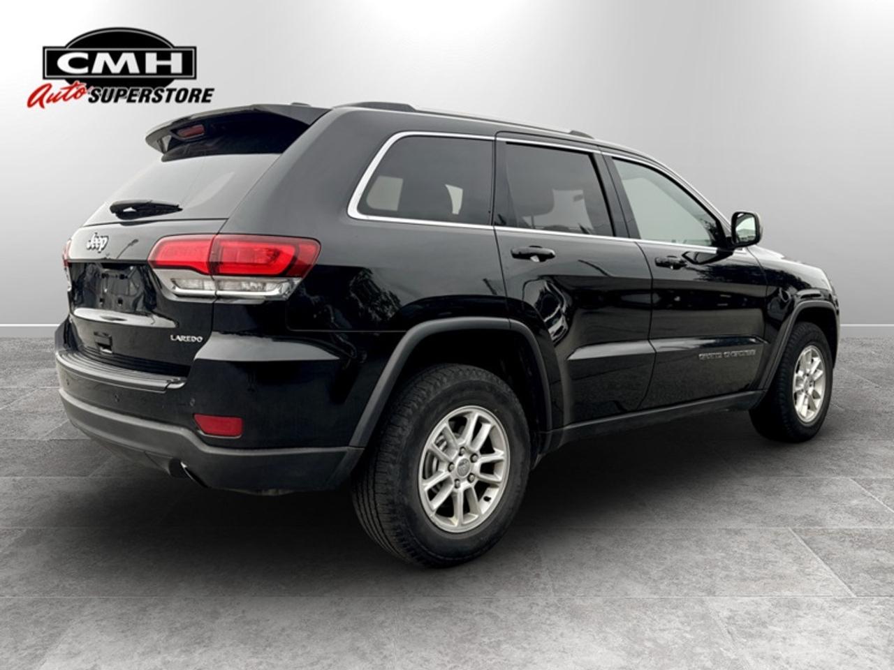 2020 Jeep Grand Cherokee Laredo  **LOW MILEAGE** Photo