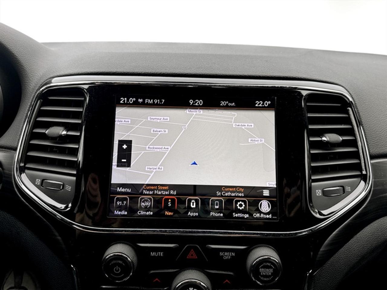 2020 Jeep Grand Cherokee Laredo  **LOW MILEAGE** Photo