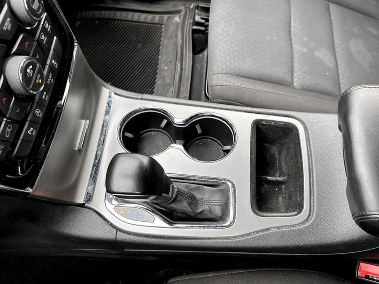2020 Jeep Grand Cherokee Laredo  **LOW MILEAGE** Photo