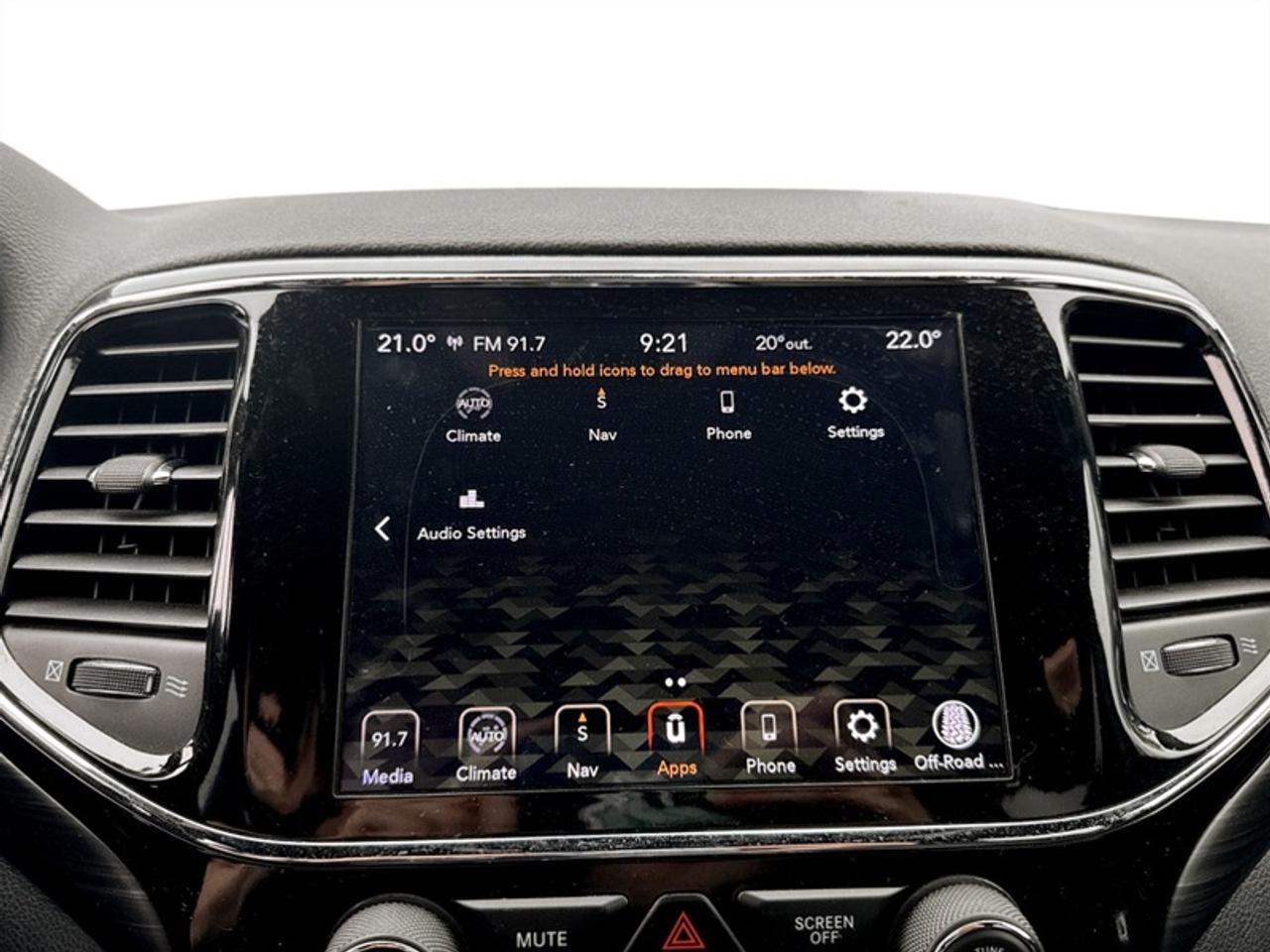 2020 Jeep Grand Cherokee Laredo  **LOW MILEAGE** Photo